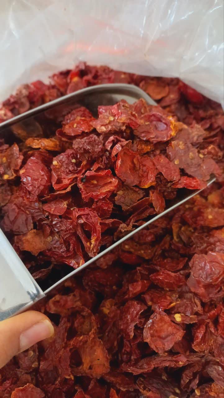 اسلایس گوجه خشک